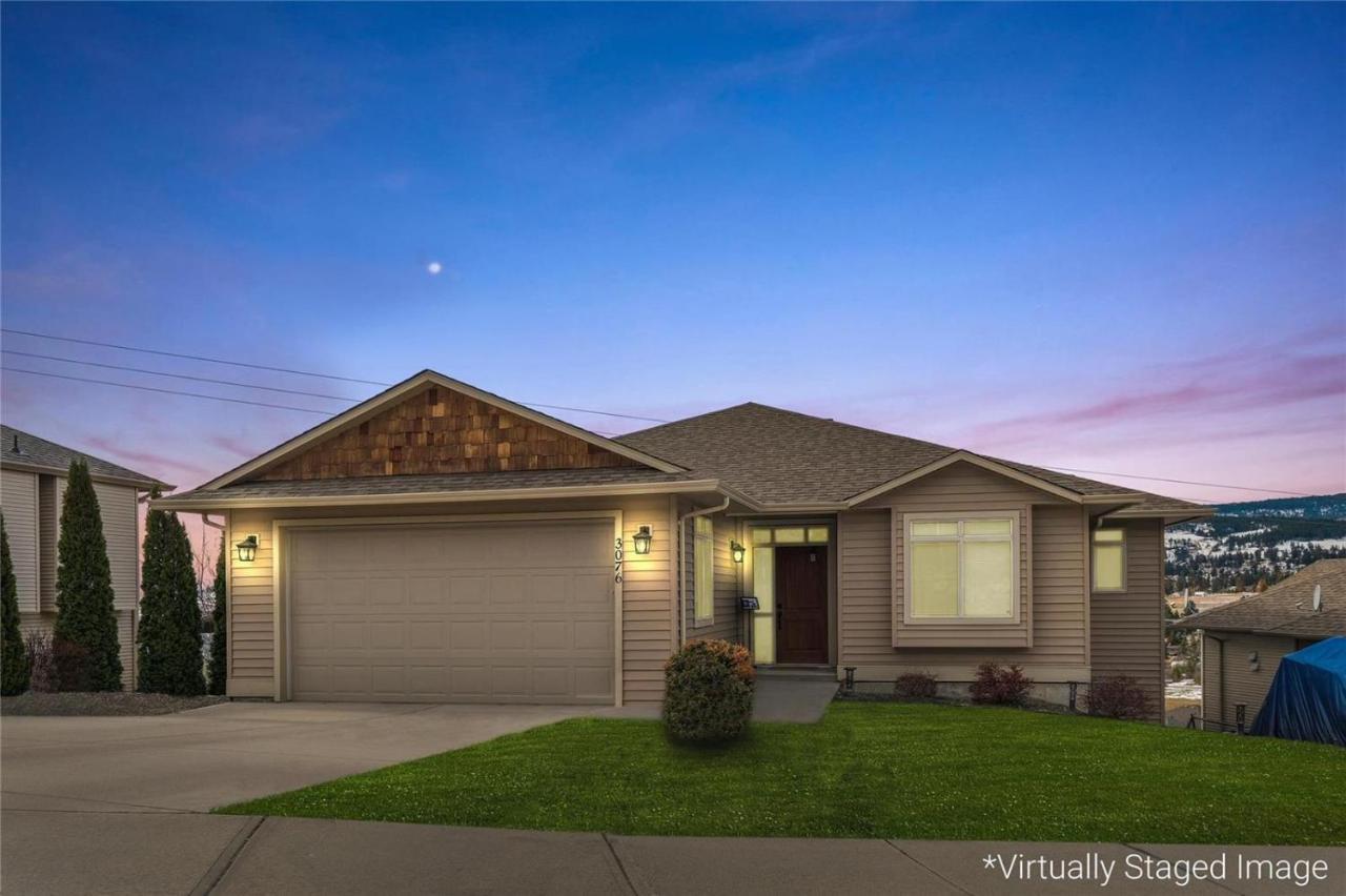 Peaceful And Spacious Lake View West Kelowna Exterior photo